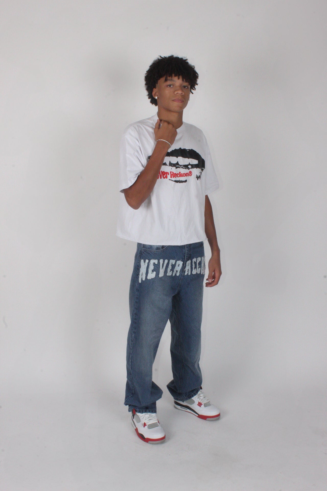 BLUE BAGGY JEANS