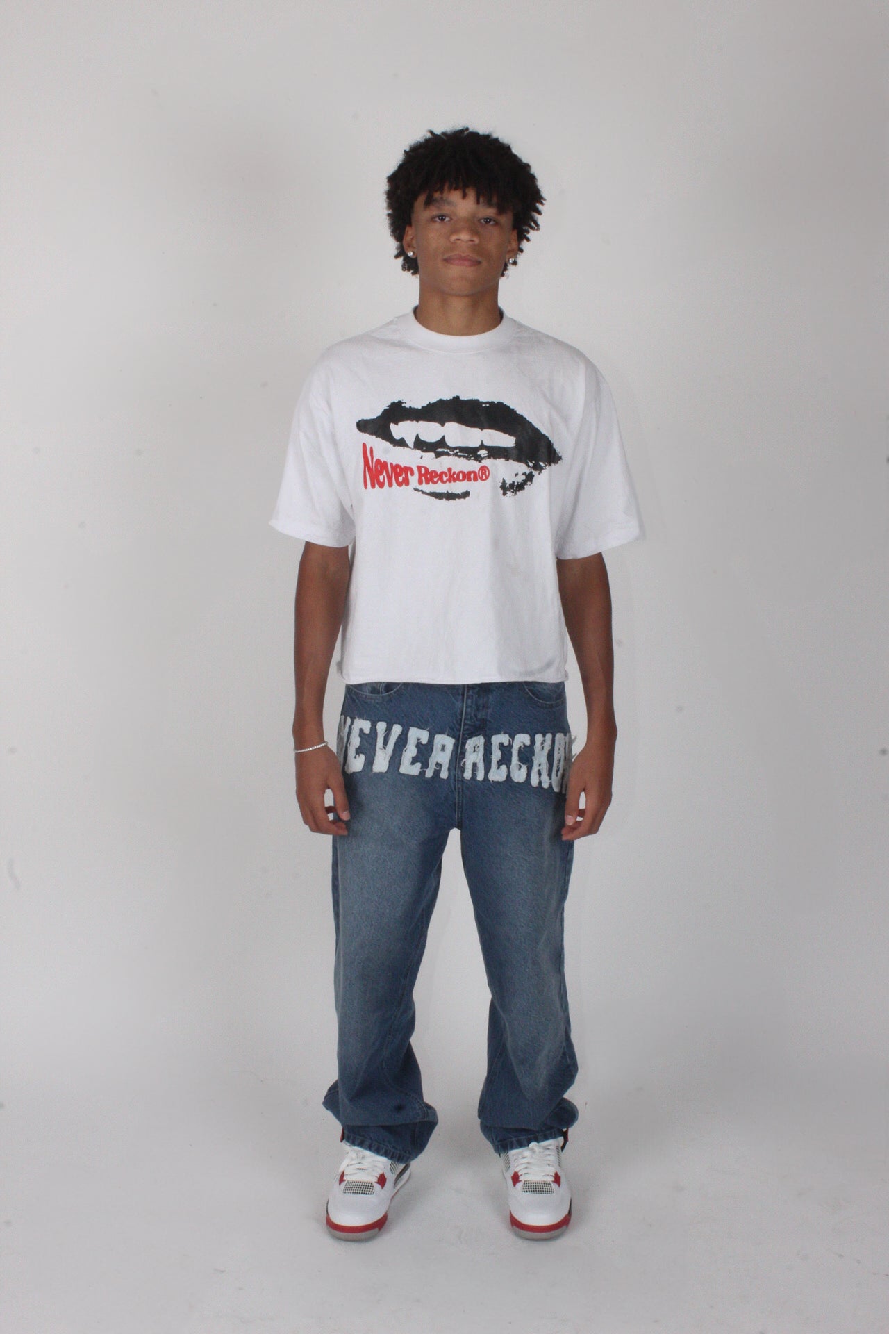 BLUE BAGGY JEANS