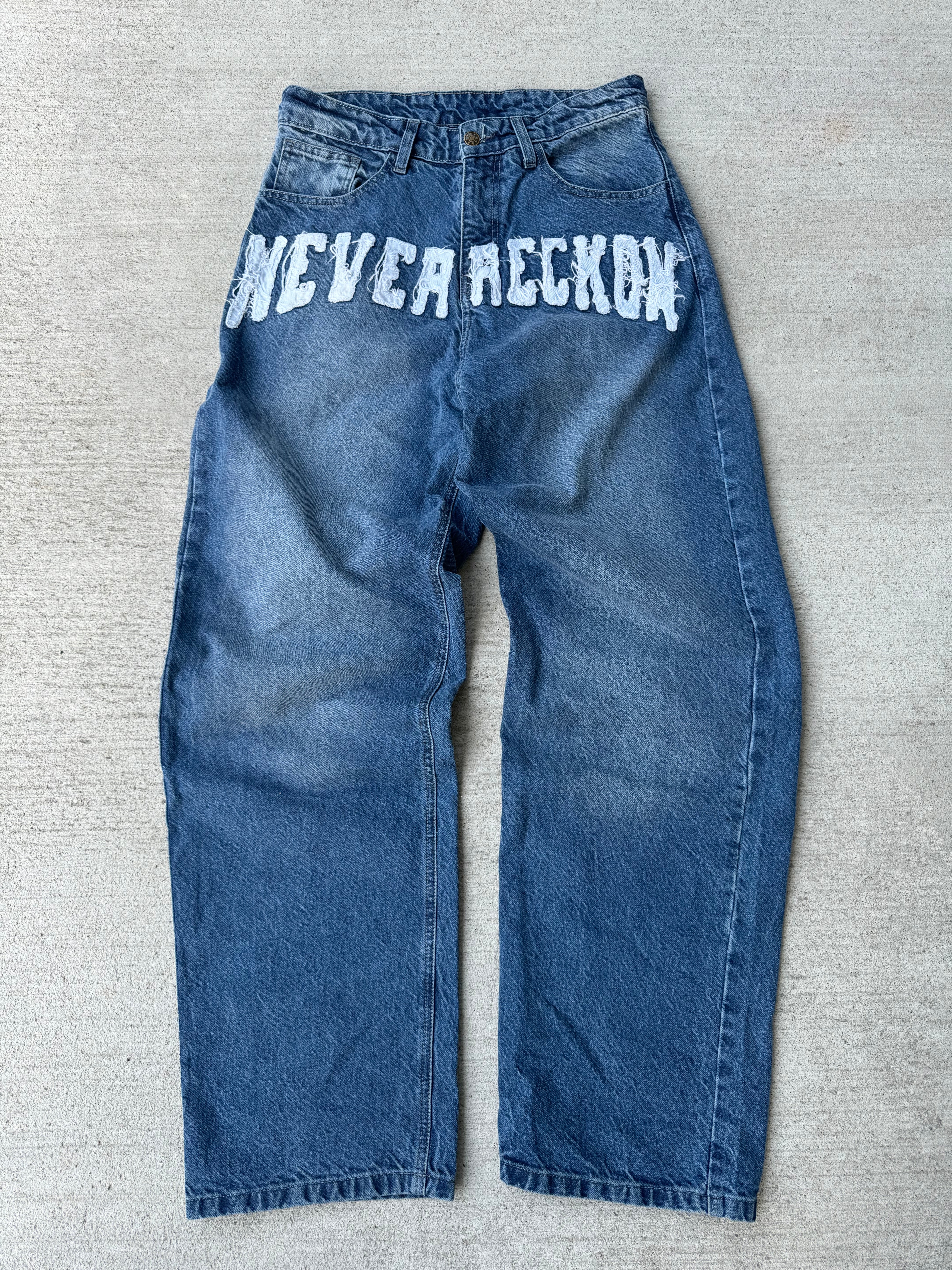 BLUE BAGGY JEANS