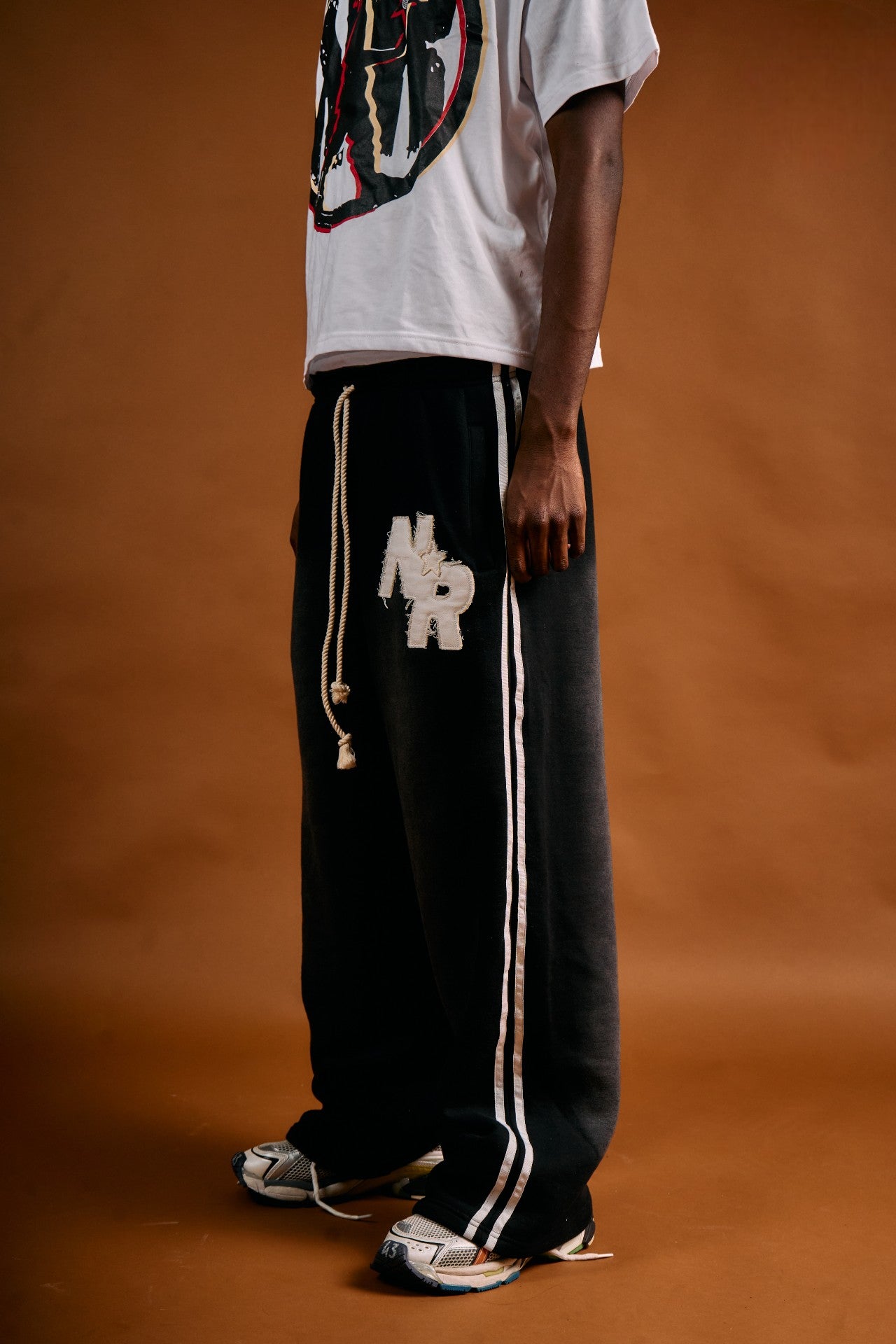 NR TRACKPANTS