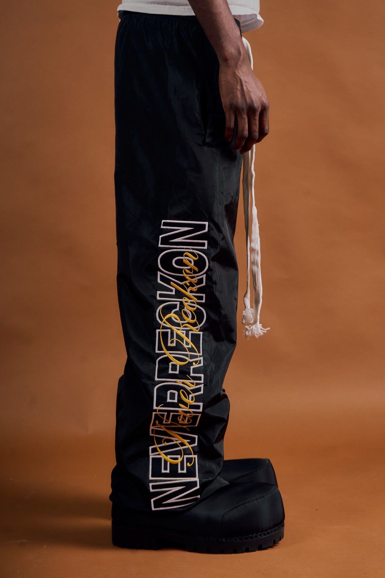 NYLON PANTS